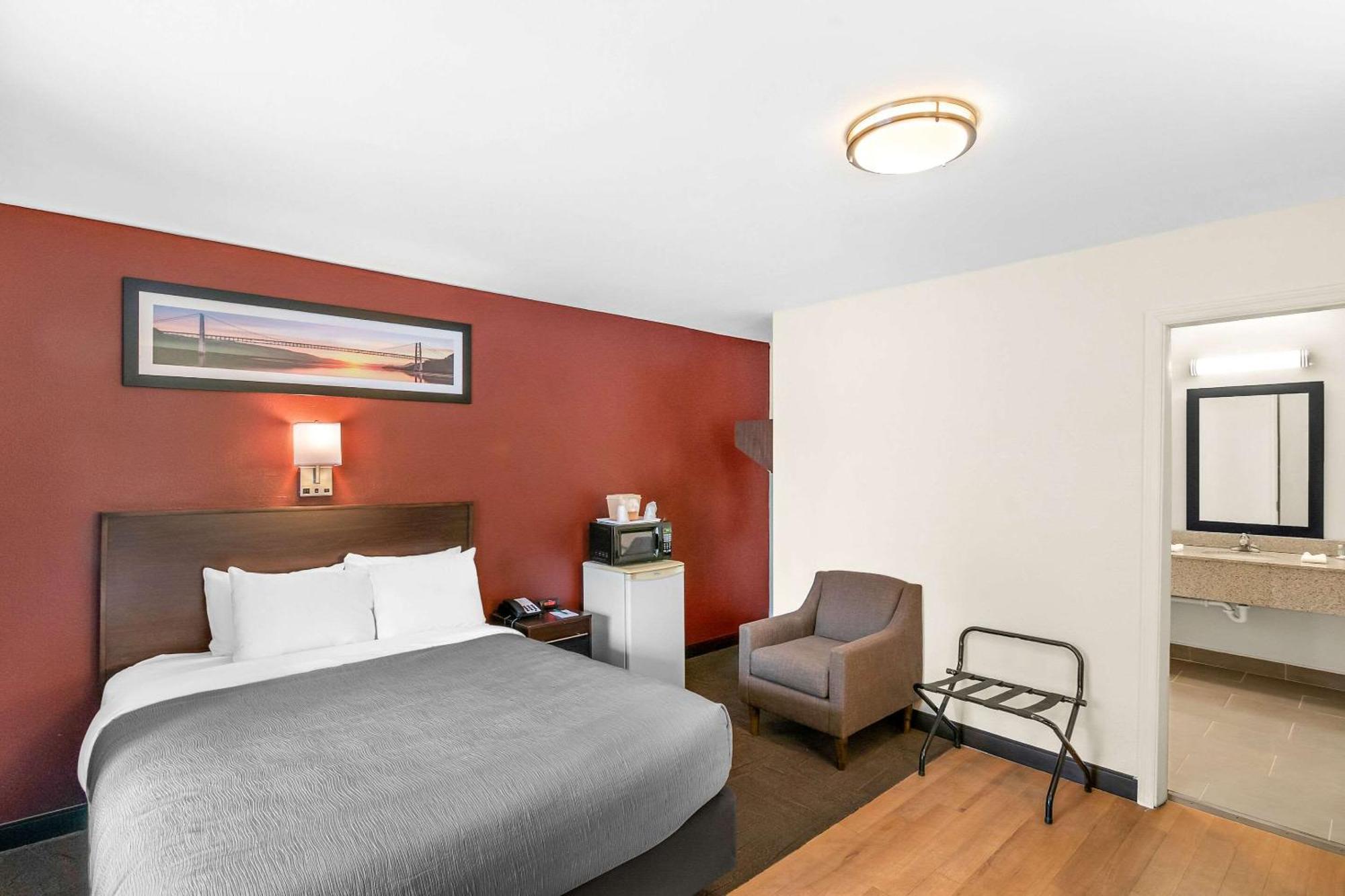 Red Roof Inn Glens Falls - Lake George Queensbury Exterior foto