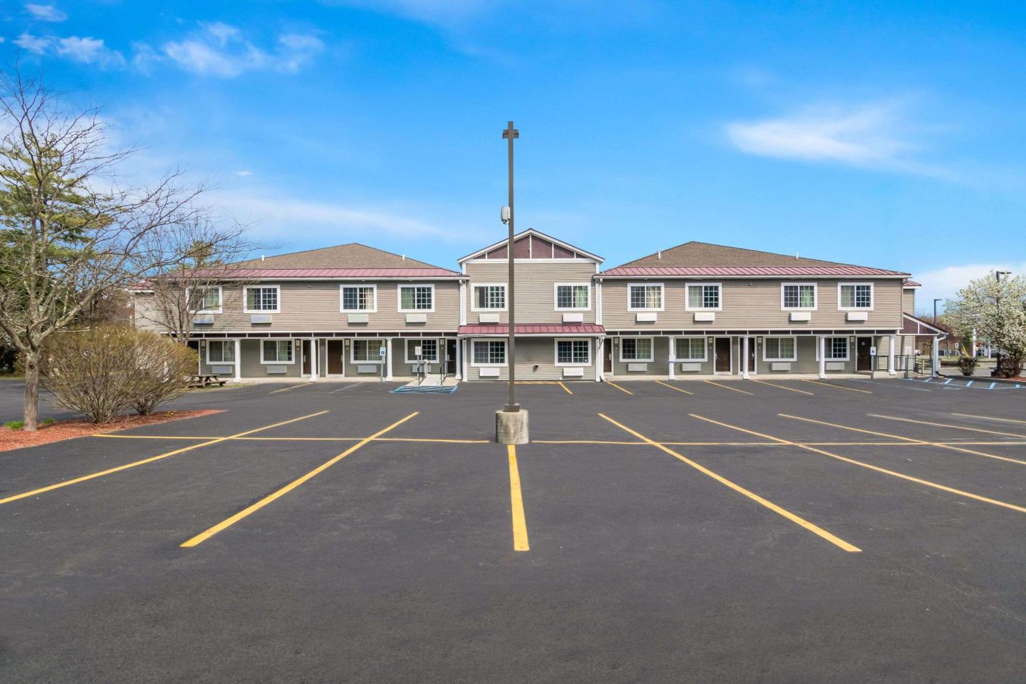 Red Roof Inn Glens Falls - Lake George Queensbury Exterior foto